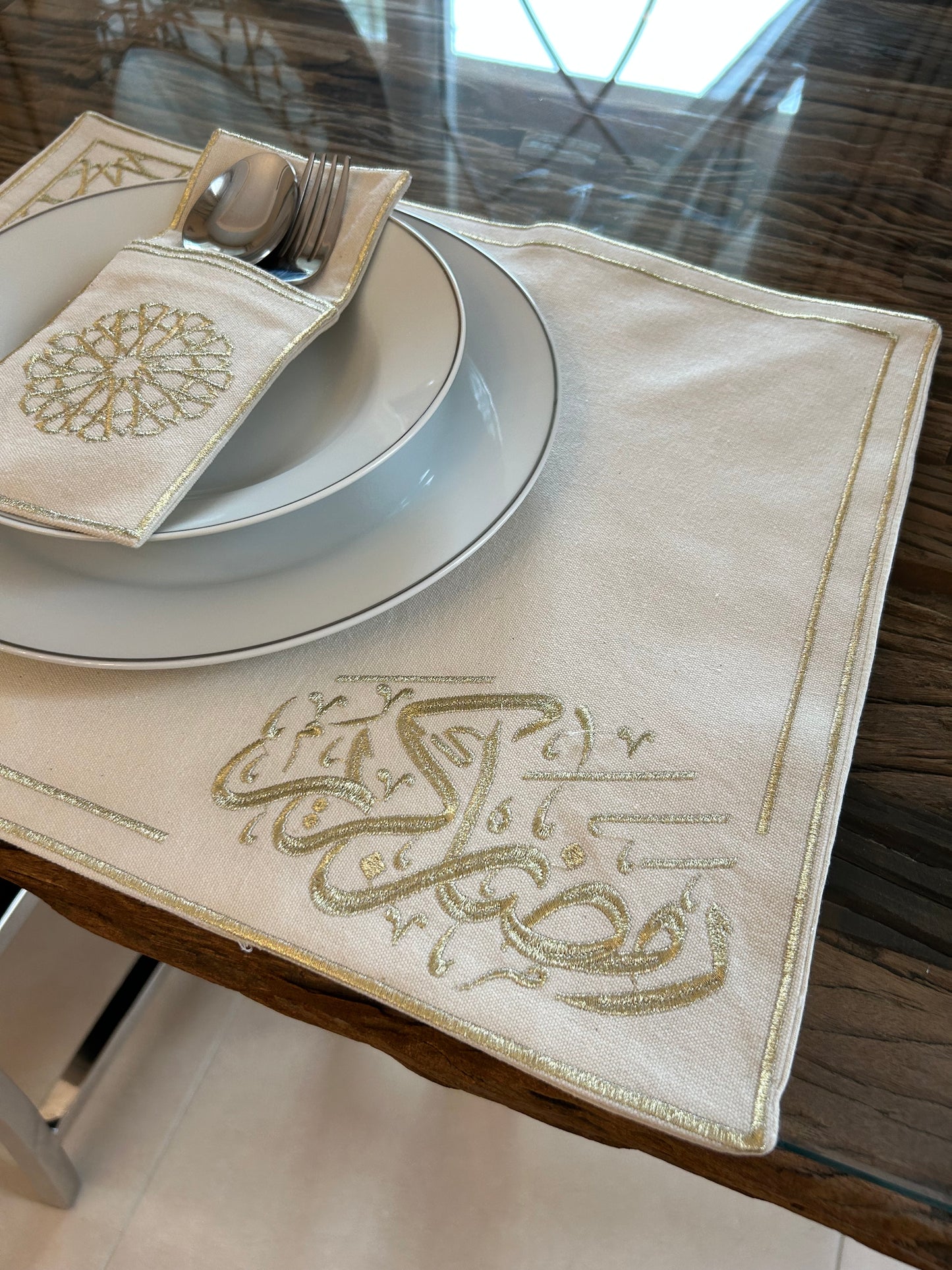 Set of 8 Gold Placemat Ramadan set with cutlery holder