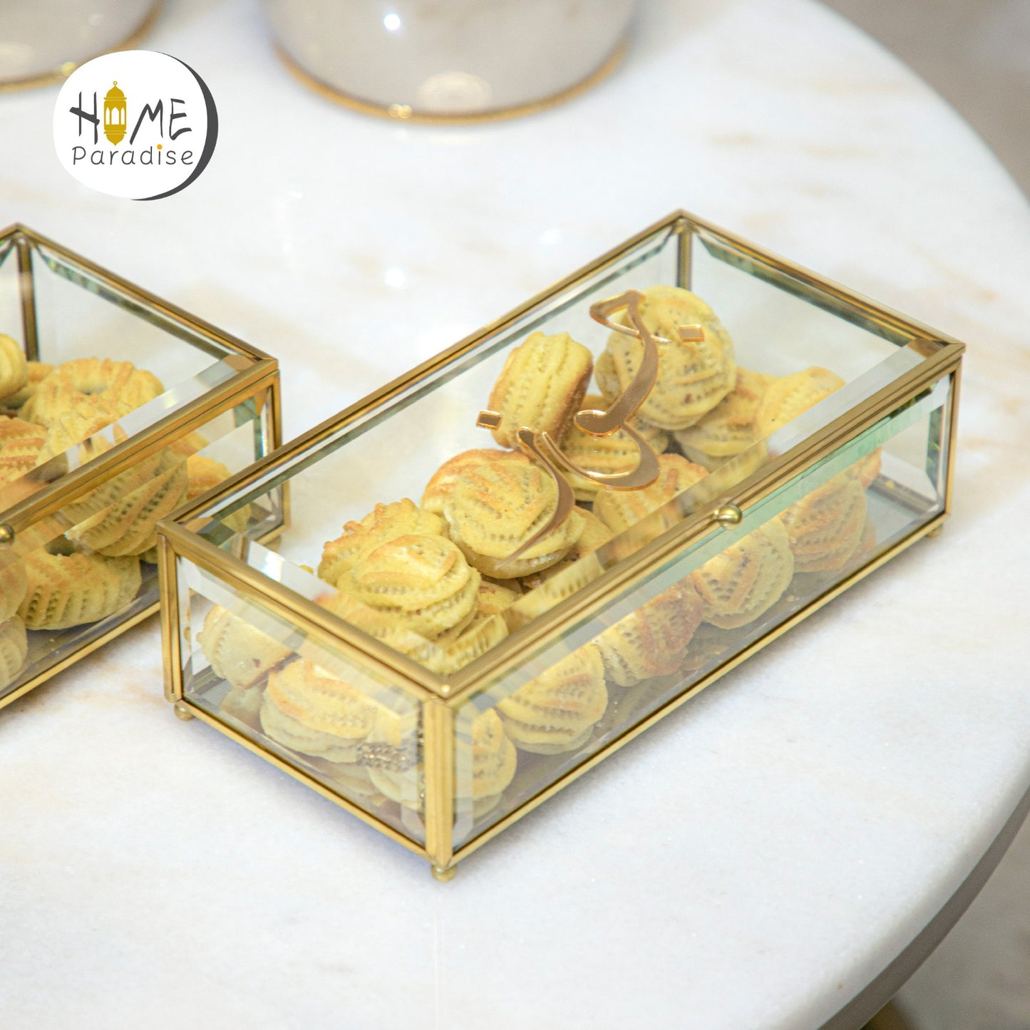 Golden Desserts Glass Box تمر جوز فستق