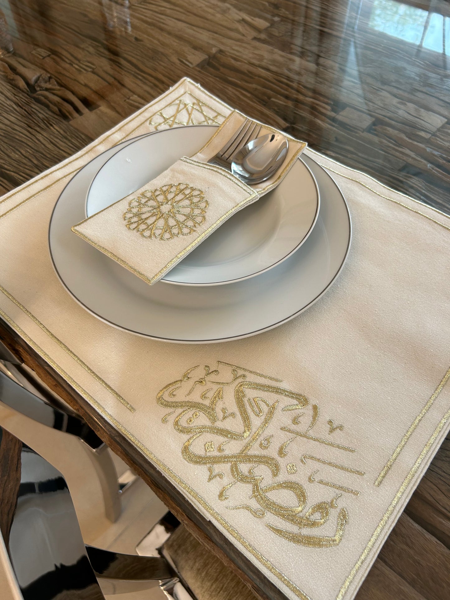 Set of 8 Gold Placemat Ramadan set with cutlery holder