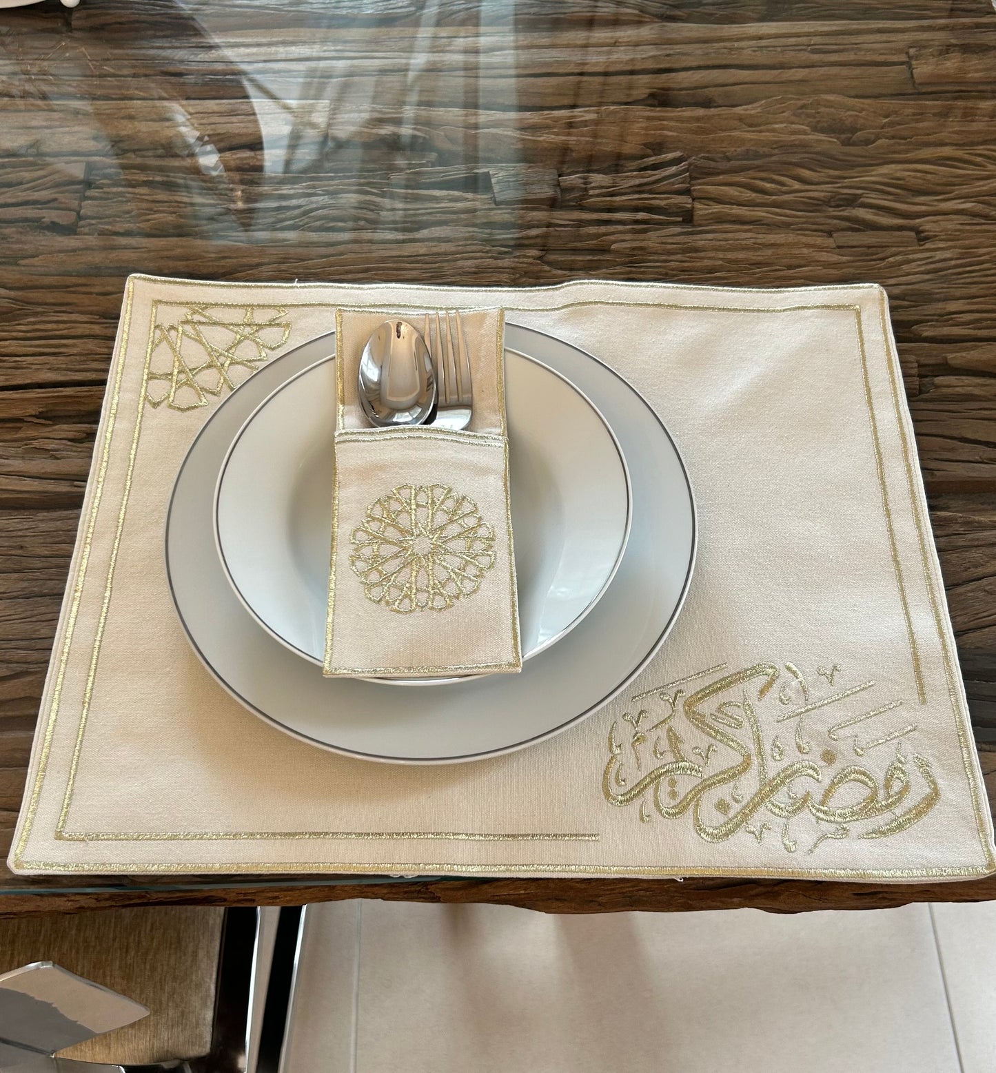 Set of 8 Gold Placemat Ramadan set with cutlery holder