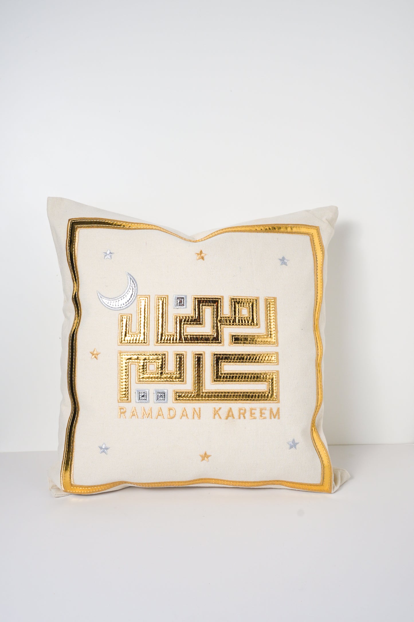 Cushion Gold Ramadan Kareem