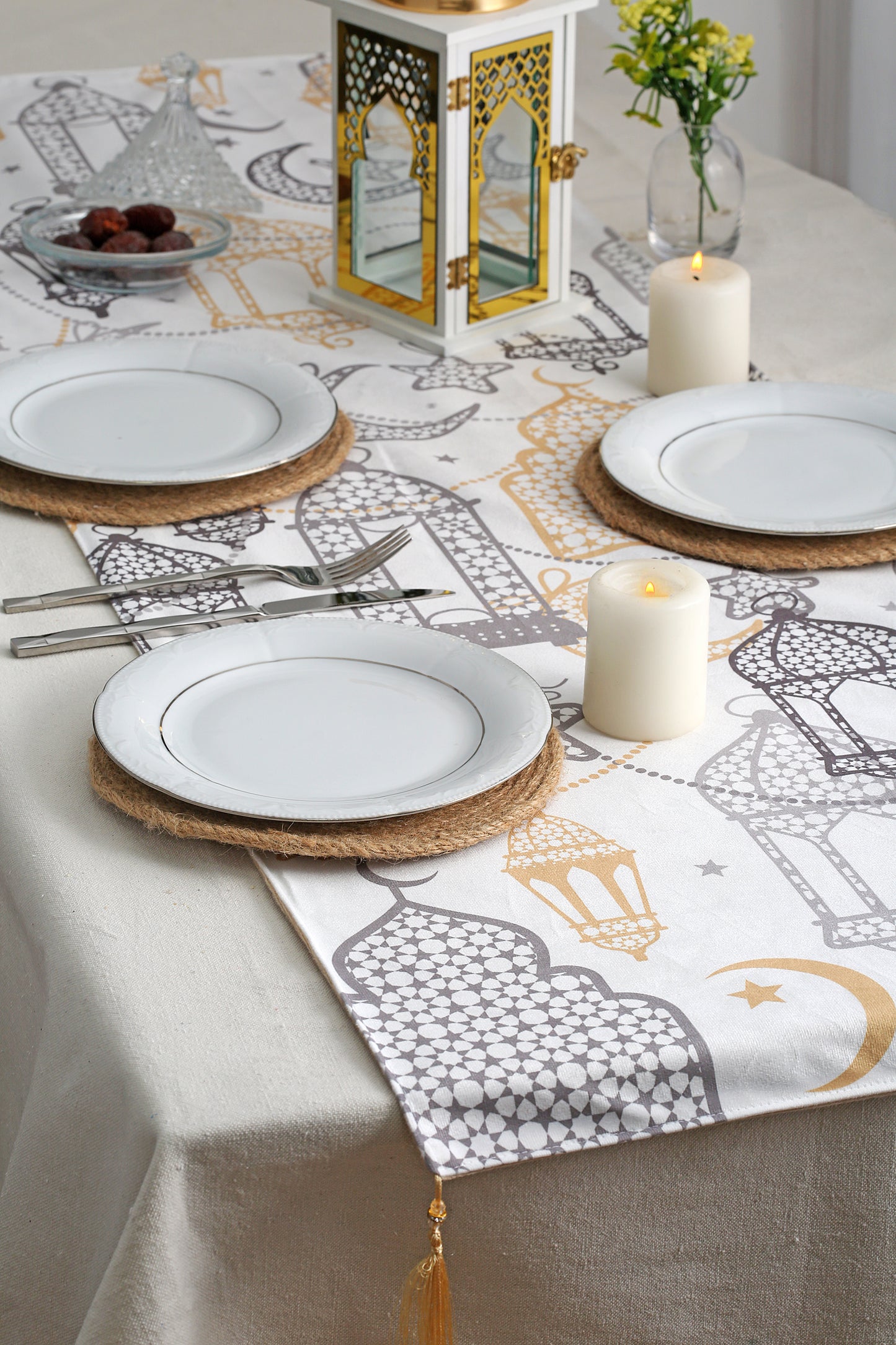 Lanterns Ramadan Table runner with 2 cushions