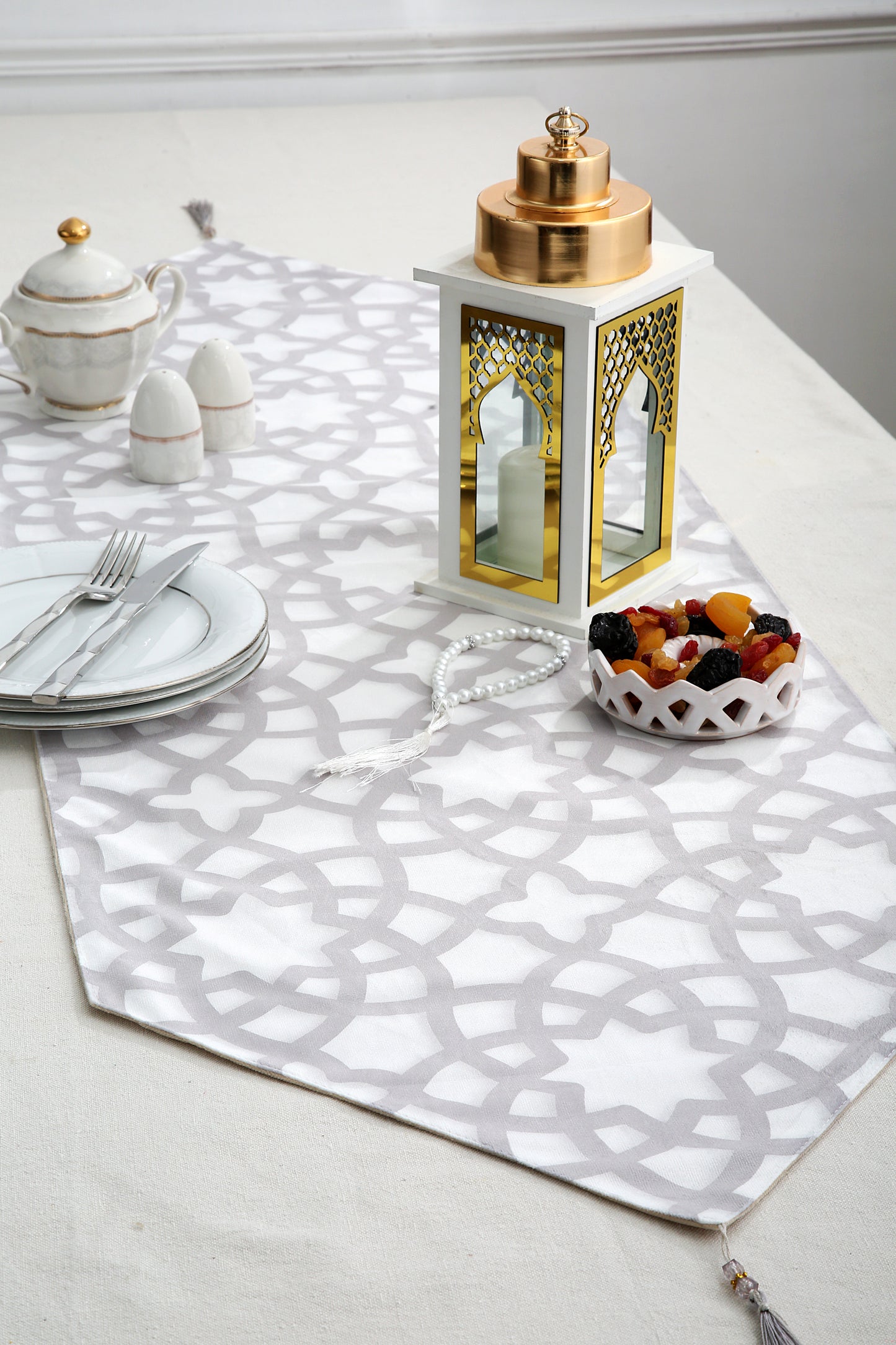 Silver Ramadan Table runner with 2 cushions